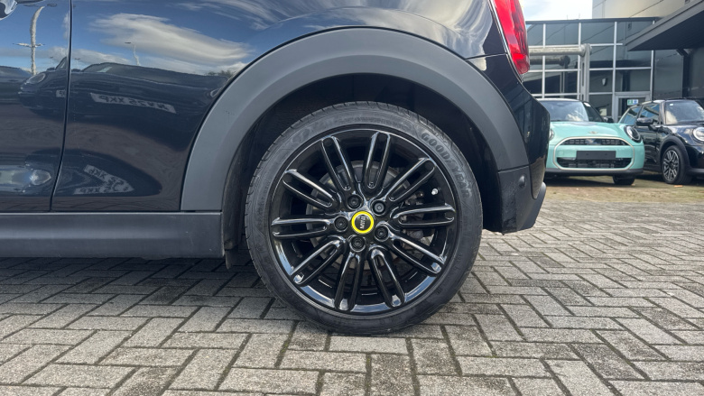 MINI Hatchback 135kW Cooper S Level 2 33kWh 3dr Auto Electric Hatchback